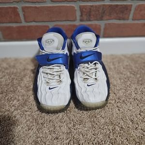 "Barry Sanders" NFL Hall of Famer Nike Shoes